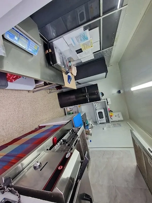 Afacere la cheie!Rulota de vanzare cu toata aparatura si toate aprobarile pt functionare.