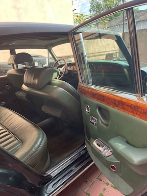 Vehicul istoric Rolls Royce Silver Shadow - imagine 3