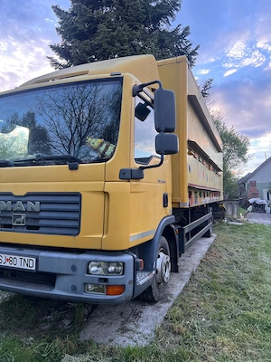 Vând camion apicol omologat