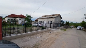 Casa in Decindeni 