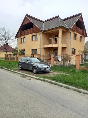 Vând casă cu etaj in Satu Mare