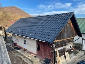 Oferim servicii complete de montaj si reparatii acoperis, atat în regim normal cat si la urgenta. Lu