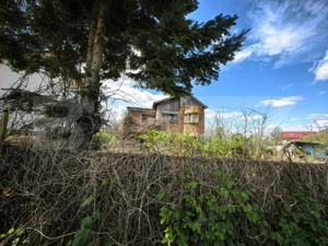 Teren de vânzare  – 1400 mp, situat la strada principală Prisacani