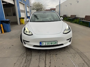 Tesla Model 3 Long Range AWD - imagine 3