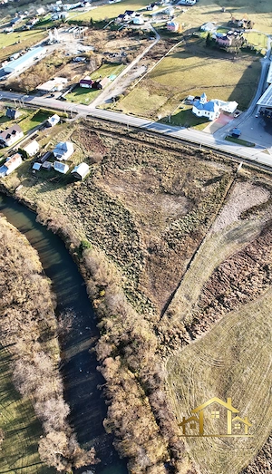 De Vânzare Teren Parcelat în Vatra Dornei, vis- -vis de fabrica de apa Bucovina.