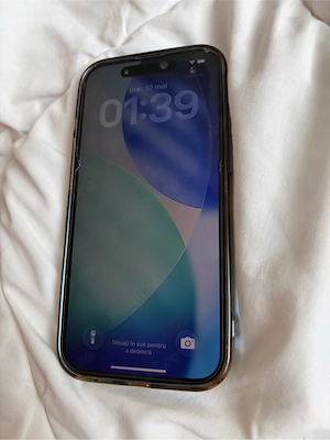 Iphone 15 impecabil cu folie si husa din prima zi