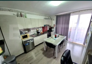 Apartament cu 3 camere, parcare, gradina, zona Porii