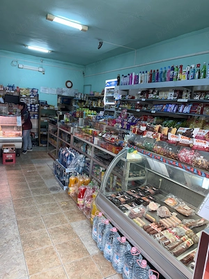 Imobil mixt: locuință + spații comerciale | Reșița | 556 mp - imagine 2