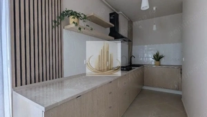 Apartament cu 3 camere, decomandat, tip Penthouse. - imagine 2