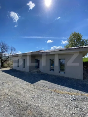 Casă parter | Livezile | Priveliște spre oraș | 125 mp utili | Teren 7 ari