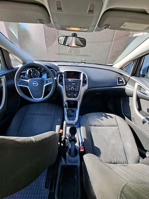 Vând Opel Astra J 2010, motor 1.7CDTI diesel,1686cmc,110CP - imagine 6
