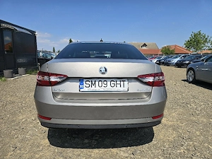 Skoda Superb 2.0tdi  - imagine 13