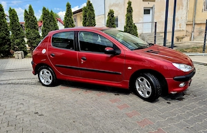 Vând Peugeot 206 Mașină cumpărată din reprezentanță România, economică, ușor de întreținut  - imagine 2