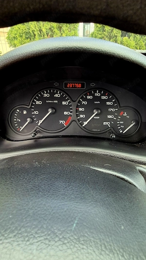 Vând Peugeot 206 Mașină cumpărată din reprezentanță România, economică, ușor de întreținut  - imagine 8