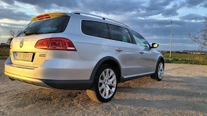 Volkswagen Passat Alltrack 2.0 TDI BMT 4Motion - imagine 2