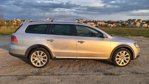 Volkswagen Passat Alltrack 2.0 TDI BMT 4Motion - imagine 3