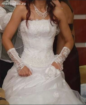 Rochie de mireasa model Nou,schimb cu AUR