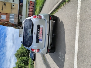 Vând Dacia Duster 1,6 benzină  - imagine 2