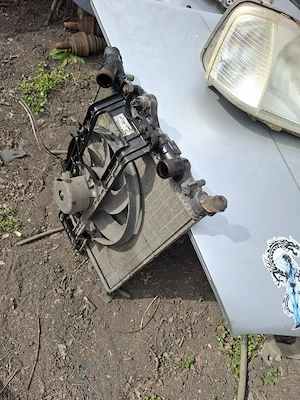 vand radiator apa +termocupla dacia logan motor 1.4 benzina an 2005 - imagine 2