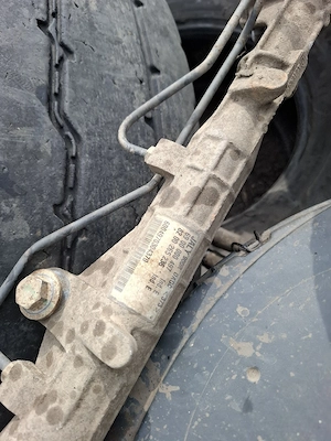 vand caseta directie +pompa servo +borcanas dacia logan motor 1.4 benzina an 2005 