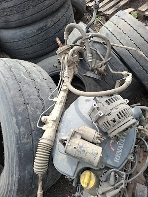 vand caseta directie +pompa servo +borcanas dacia logan motor 1.4 benzina an 2005  - imagine 4
