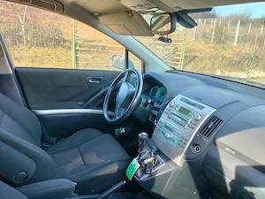 Toyota Corolla Verso - imagine 3