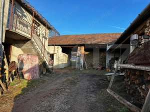 Casa cu 4 camere,baie, bucatarie,anexe.pivniță teren 2500 mp - imagine 8