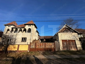Casa cu 4 camere,baie, bucatarie,anexe.pivniță teren 2500 mp - imagine 3