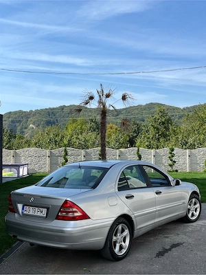 Mercedes C-Class W203 - imagine 3
