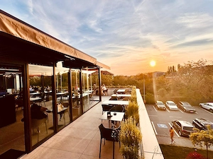 De inchiriat spatiu pentru restaurant, bar, 100 mp interior, 130 mp terasa, zona Soarelui - imagine 5