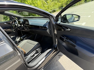 Volswagen ID 4 electric 4x4 GTX 300 cp, proprietar de noua - imagine 10