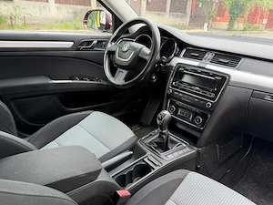 Skoda Superb Combi 1.4 TSI 125 CP 2010 EURO 5 Benzină   Limuzină de familie, confort și spațiu premi - imagine 12
