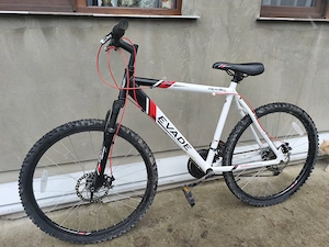 Bicicleta mountain bike
