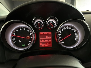 Opel Astra J 1.4 Turbo 140 CP - imagine 9