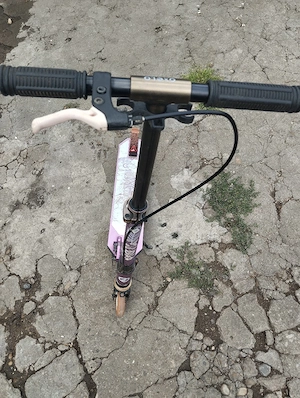 Vând Trotineta pentru copii 6-9 ani