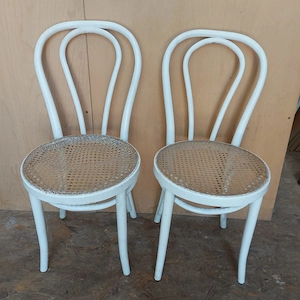 2 buc Scaun Vintage stil Thonet din lemn; Scaun cu sezut din ratan