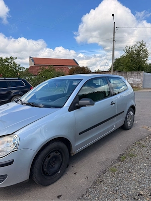 Volkswagen Polo 1.2 Benzină   2007   Înmatriculată   Economică - imagine 2