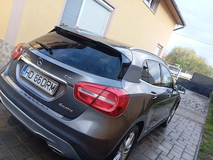 Mercedes  Benz GLA  - imagine 5