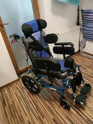 vand carut pt copii cu dezabilitati 