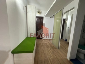 2 camere | centrala proprie | renovat | mobilat | semicentral | - imagine 9