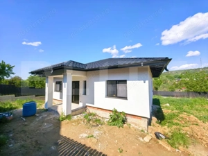 Casa plan parter 4 camere și beci in  Barnova
