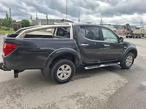 vând mitsubishi l200 20013
