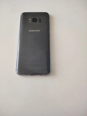 samsung s8 functional cu o mica fisura pe sticla.