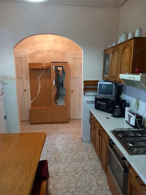 Proprietar vând apartament 3 camere decomandate zonă liniștită cu centrală pe gaz zona iozefin! - imagine 5