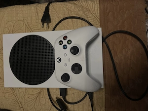 Vând Xbox seria S 512 mg