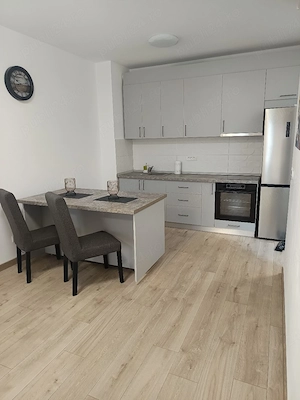 Închiriez apartament in regim hotelier 