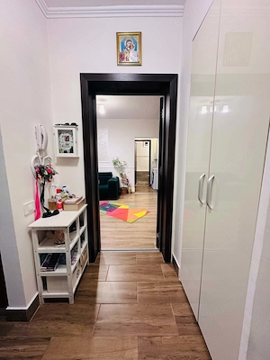 Proprietar Etaj 1  balcon mare  zonă verde  2 camere Rogerius   gata de mutat