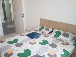 Închiriez apartament cu 3 camere - imagine 2