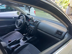 Volkswagen Jetta 1.6 Benzină  - imagine 5