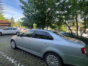 Volkswagen Jetta 1.6 Benzină  - imagine 4